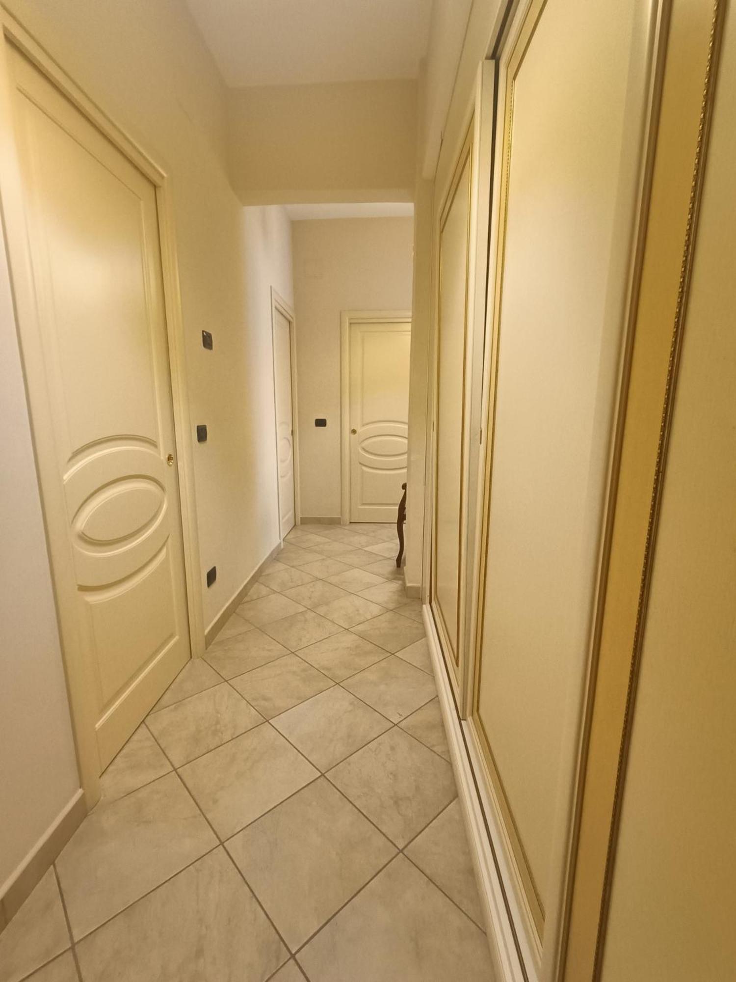 Central Apartment Castellammare di Stabia Bagian luar foto