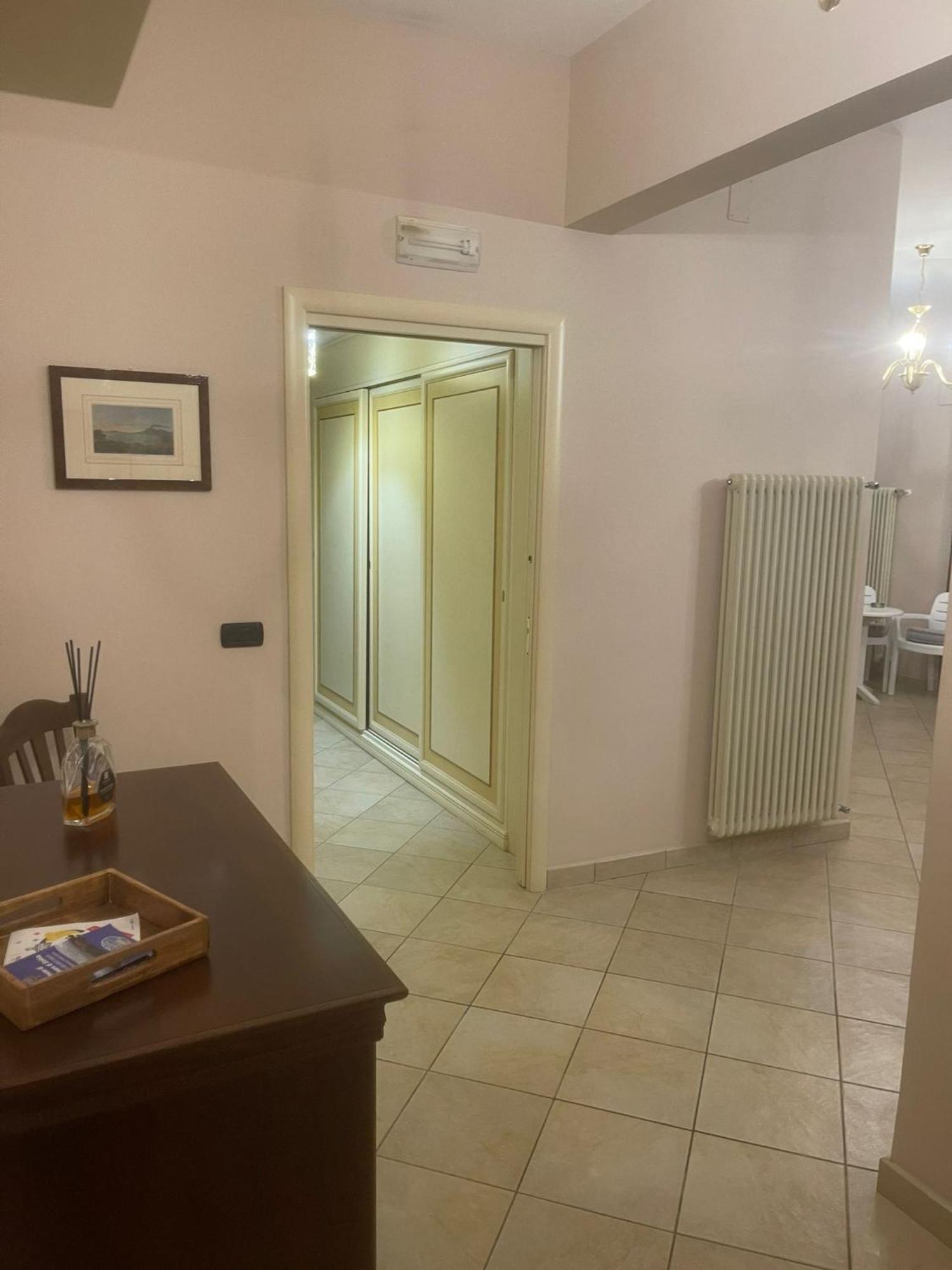 Central Apartment Castellammare di Stabia Bagian luar foto